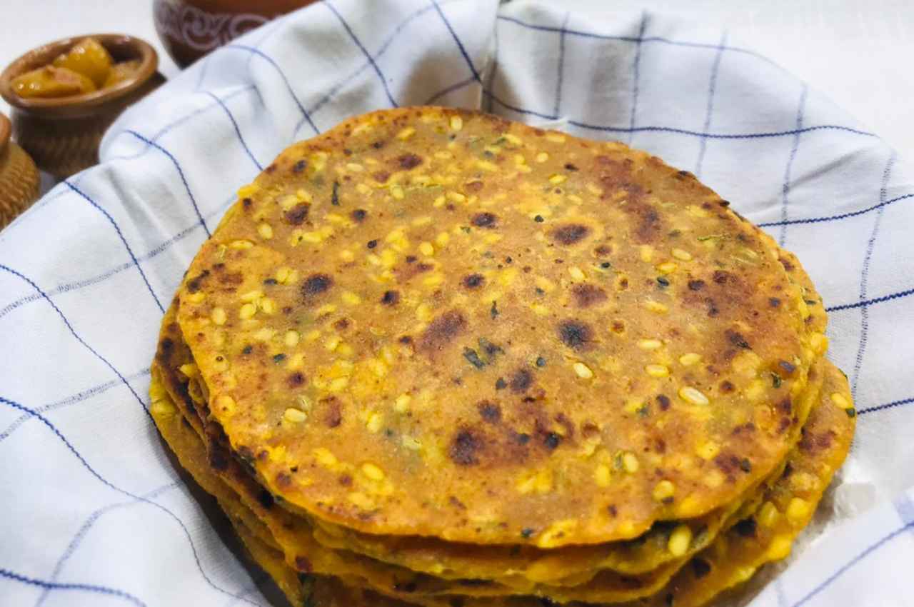 दाल पराठा
