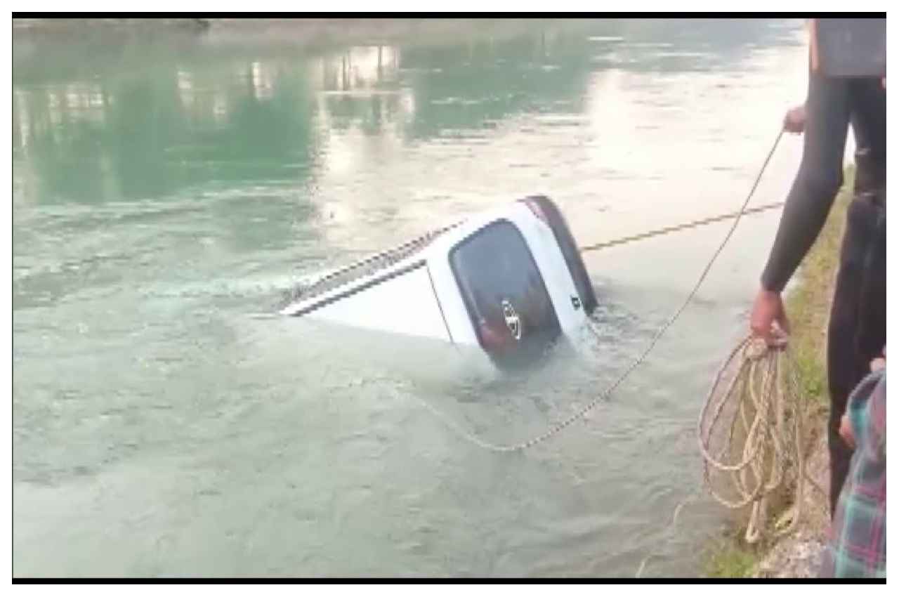 अंबाला नहर में कार गिरी, डूबने से एक परिवार के चार की मौत, 