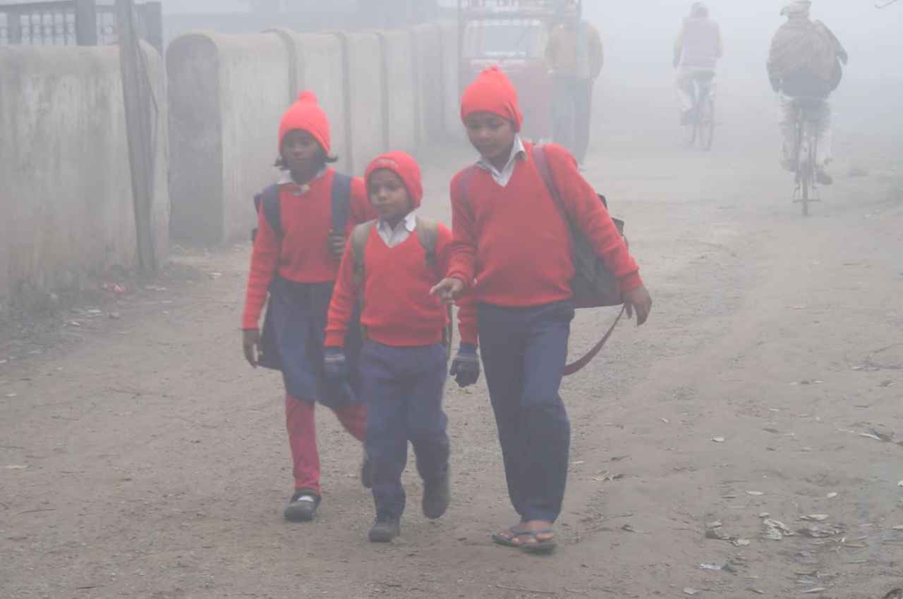 Bihar News: कल से बिहार में स्कूल बंद, तापमान पहुंचा 14 डिग्री सेल्सियस