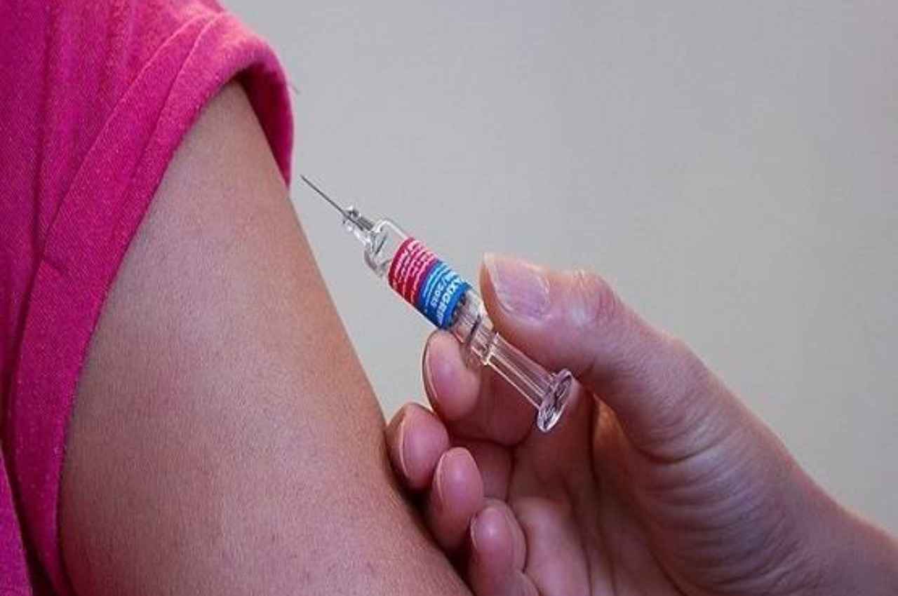 Gujarat News: पत्नी पर था शक, लगा दिया HIV Positive ब्लड का इंजेक्शन, फिर क्या हुआ, जानें पूरा माजरा 
