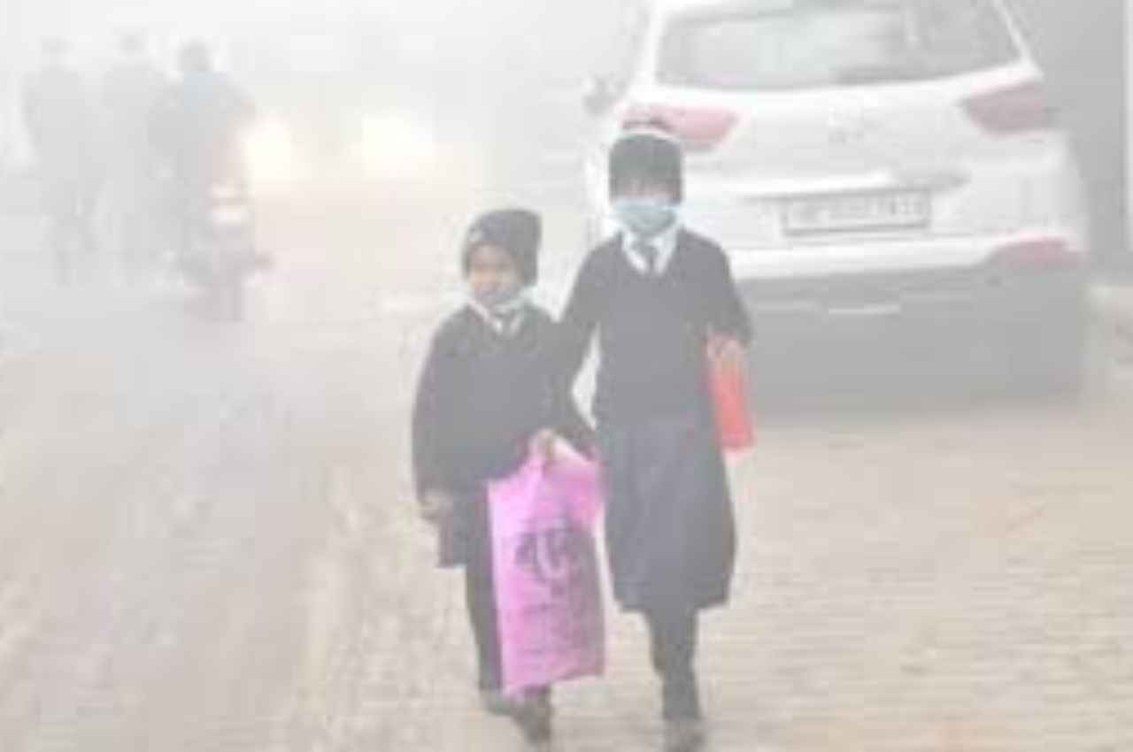 Noida: नोएडा में कल से 9 बजे ओपन होंगे स्कूल