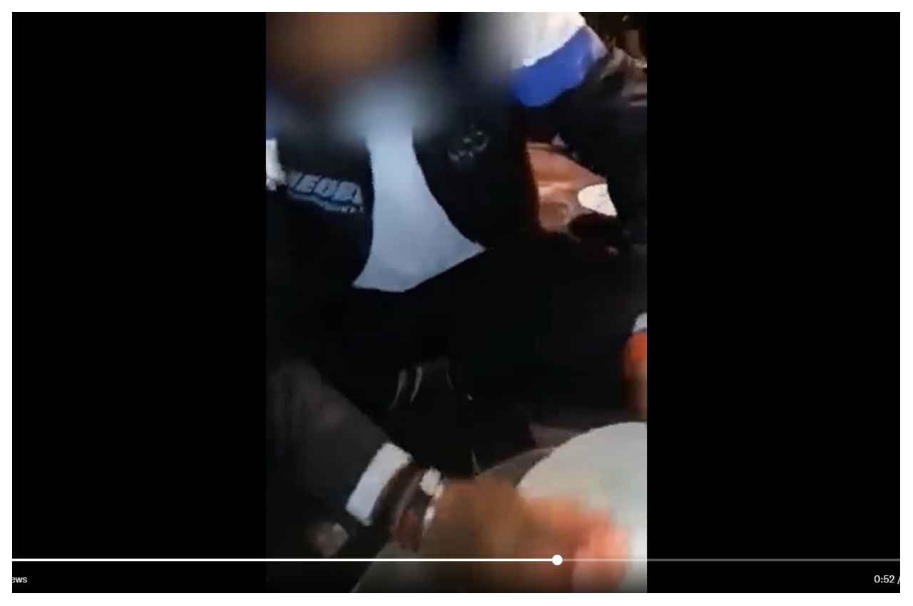 Viral Video: शादी में बिना बुलाए खाना खाने पहुंचा था MBA का छात्र, लोगों ने दी यह सजा 