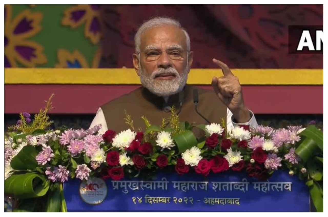शताब्दी महोत्सव में बोले पीएम, आज भी स्वामी महाराज की दी कलम से करता हूं साइन