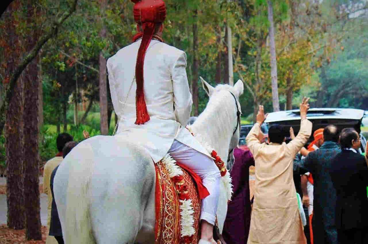 घुड़चढ़ी से ठीक पहले पुलिस ने दबोचा दूल्हा, मुकदमे की वजह जान सदमे में आया परिवार, आखिर क्या है मामला?