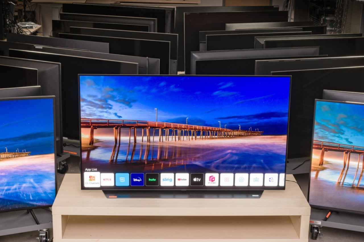 सस्ते में Smart TV खरीदने का मौका, कीमत पर 61 प्रतिशत तक छूट शामिल!