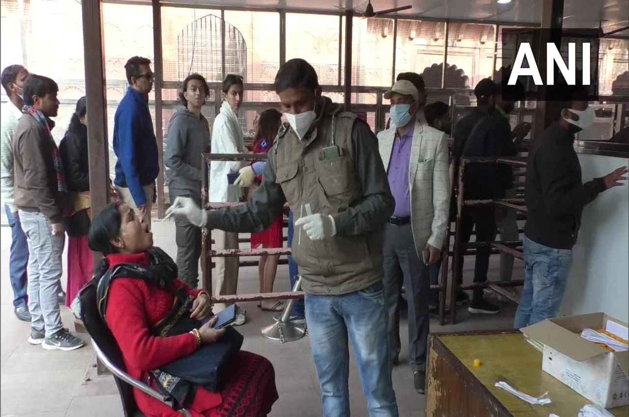 Covid-19 Return: कोविड के नए वैरिएंट की दस्तक पर UP में जांचें शुरू, CM योगी ने दिए ये सख्त निर्देश