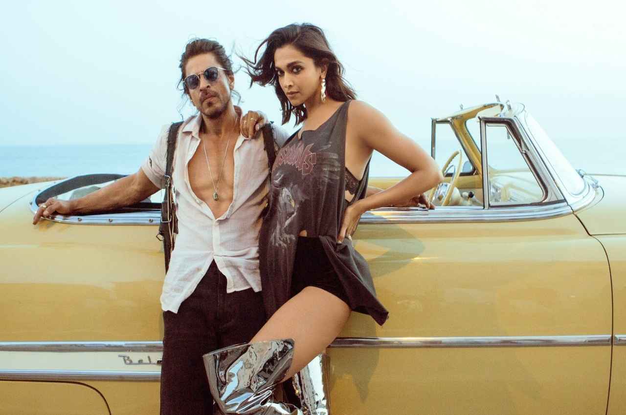 Jhoome Jo First Look Out: एक बार फिर तहलका मचाने के लिए तैयार दीपिका और शाहरुख, पठान का दूसरा गाना 'झूमे जो' का  फर्स्ट लुक आउट