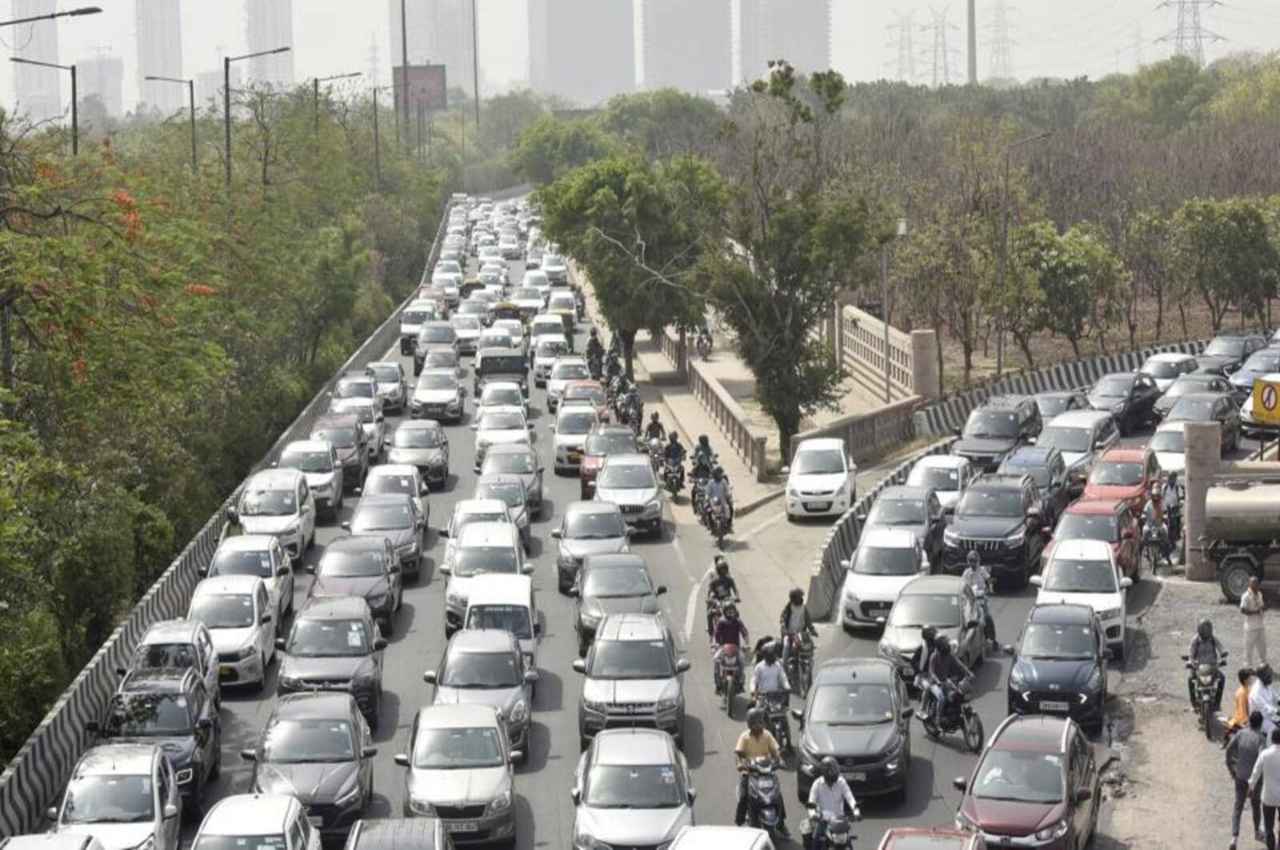 Noida में जल्द लागू होने वाले हैं ट्रैफिक के नए नियम, इन्हें तोड़ा खैर नहीं, जानें पुलिस कमिश्नर के निर्देश