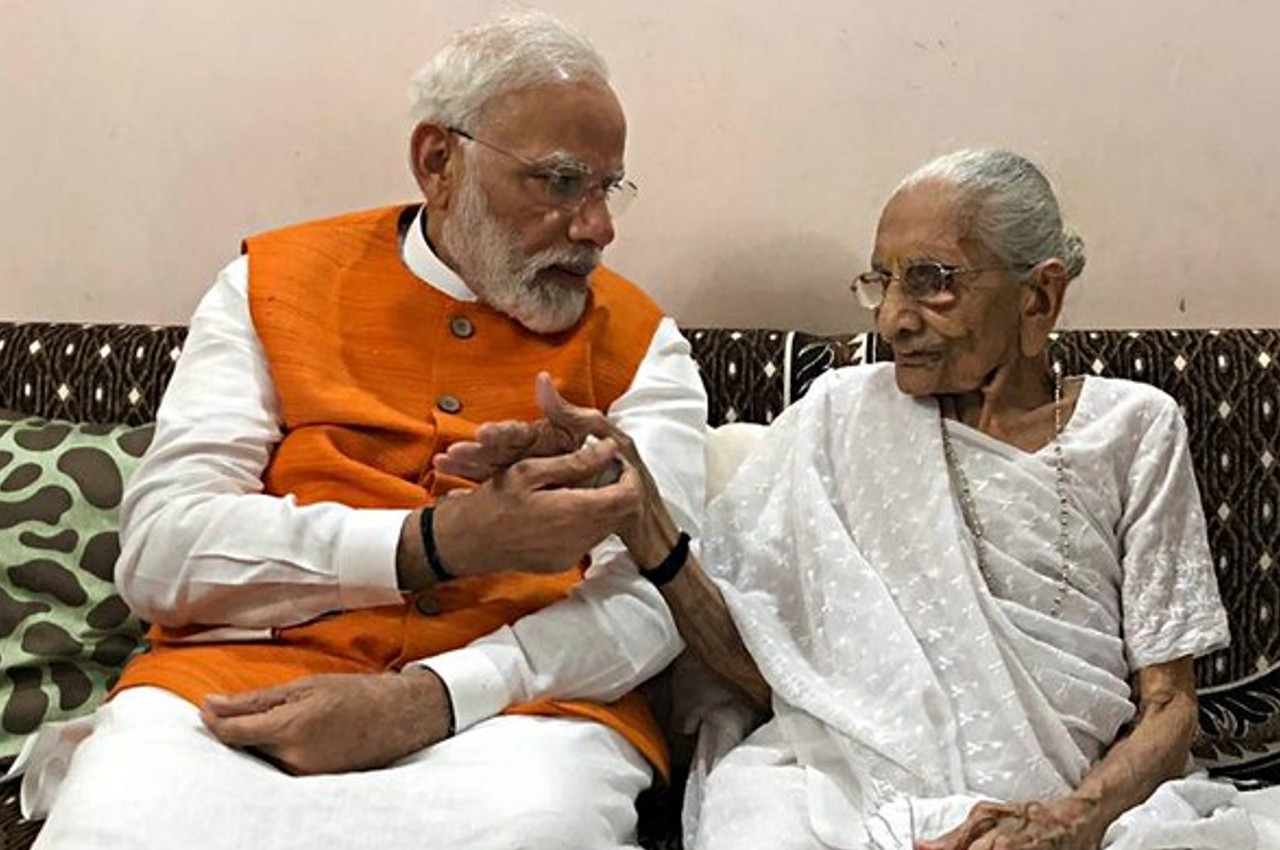 PM Modi Mother Passes Away