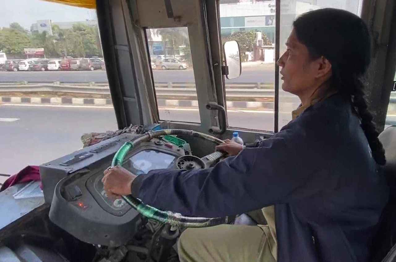 VIDEO: पति की मौत के बाद भी नहीं मानी हार... प्रियंका शर्मा ऐसे बनी यूपी की पहली सरकारी बस ड्राइवर