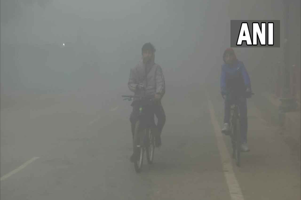 Cold Wave in UP: लखनऊ के बाद गाजियाबाद और अयोध्या में भी स्कूलों का समय बदला