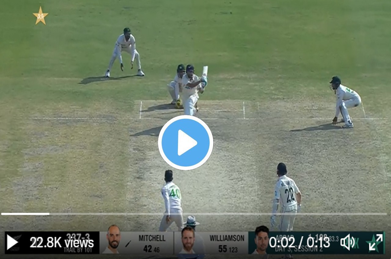 PAK vs NZ live score Daryl Mitchell catch Sarfaraz bowled Abrar Ahmed