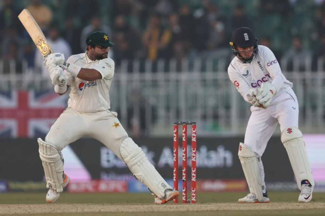 PAK vs ENG 2nd Test: इंग्लैंड ने किया प्लेइंग 11 का ऐलान...टीम में लौट आया घातक गेंदबाज