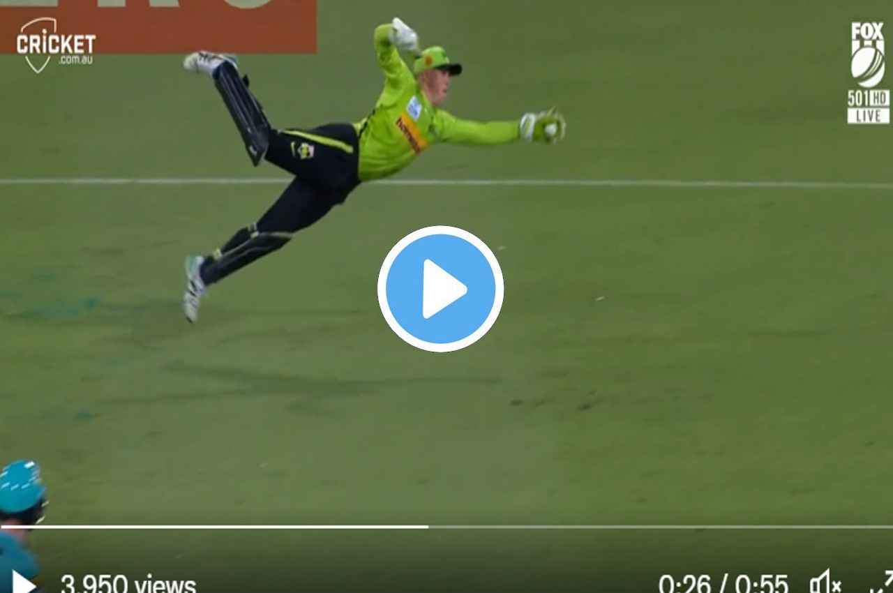 BBL 2022 Matthew Gilkes Take superman catch