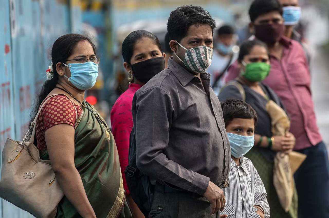 कर्नाटक में अनिवार्य हुआ मास्क, नए साल पर रेस्तरां-पब में मास्क के बगैर एंट्री नहीं होगी