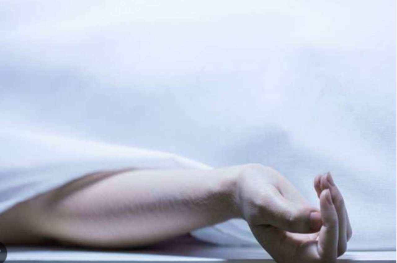 जम्मू कश्मीर: अनंतनाग में मानसिक रूप से विक्षिप्त व्यक्ति ने परिवार पर हमला किया, तीन की मौत, कई घायल