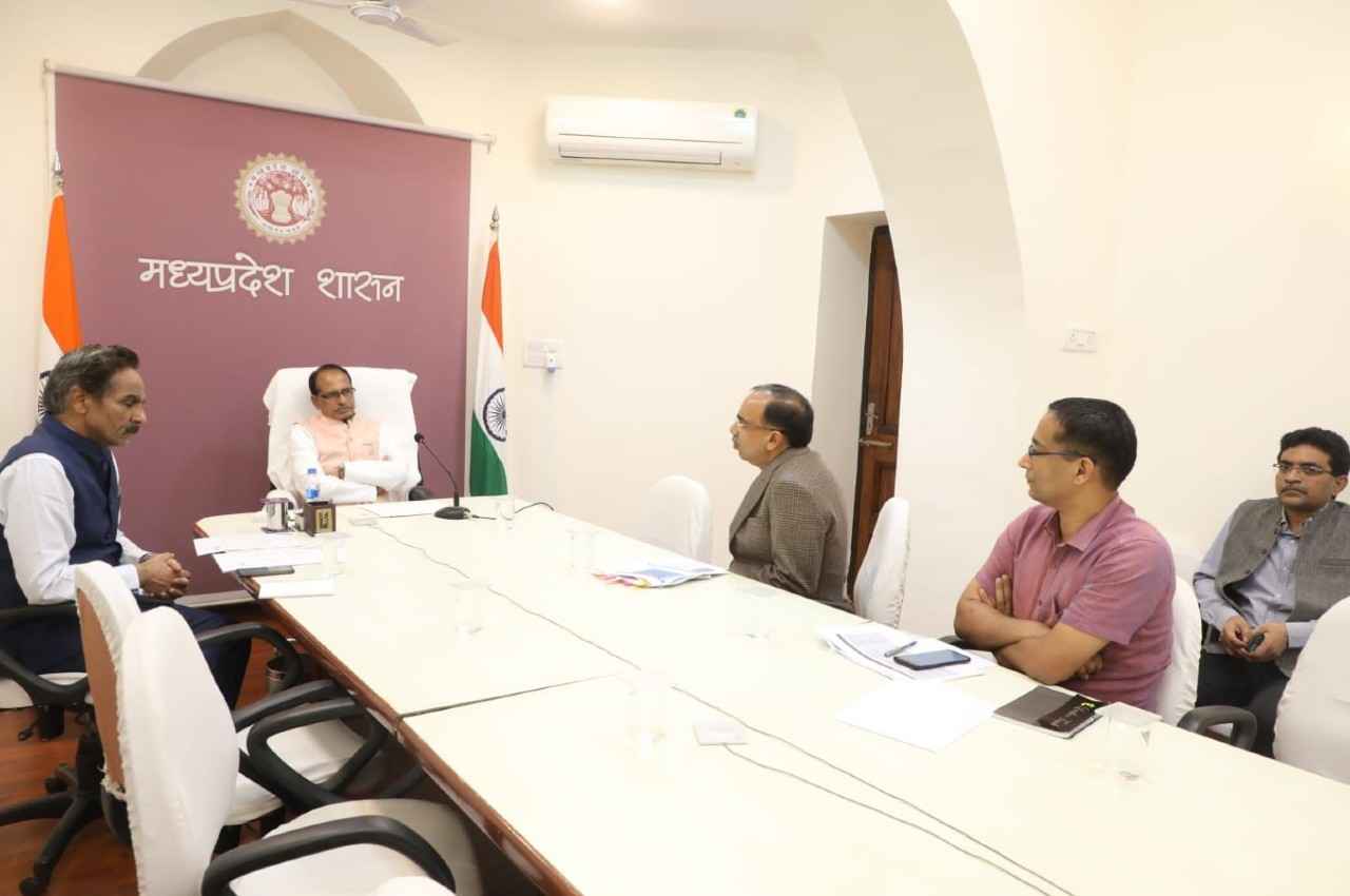 MP News: मध्य प्रदेश में कोरोना को लेकर अलर्ट, सीएम शिवराज ने बुलाई अहम बैठक