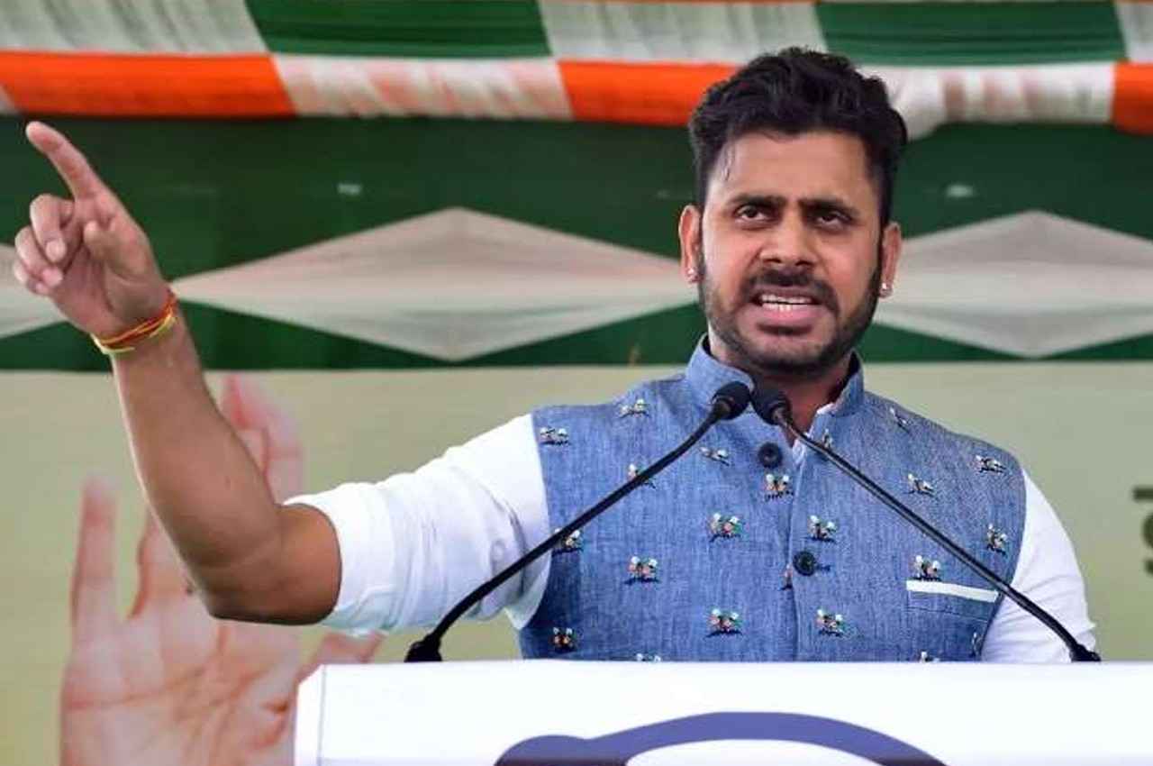 TMC Rally: क्रिकेटर से नेता बने मनोज तिवारी ने कहा, 'झुकेगा नहीं साला', आलोचना के बाद मांगी माफी