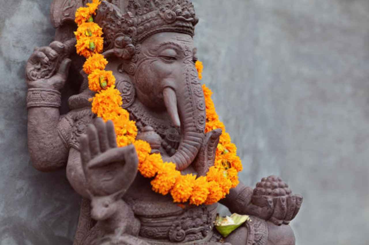 अगले 15 दिन अपनी राशि अनुसार करें ये उपाय, बुलंद होंगे सितारे, कामयाबी कदम चूमेगी