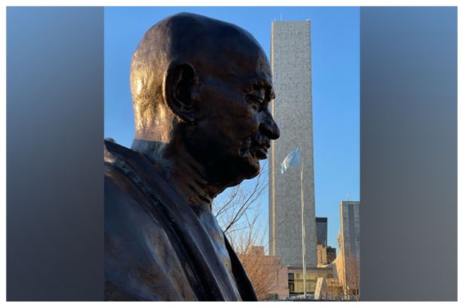 महात्मा गांधी की प्रतिमा