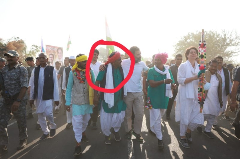 राहुल गांधी के साथ शिक्षक राजेश कन्नौजे