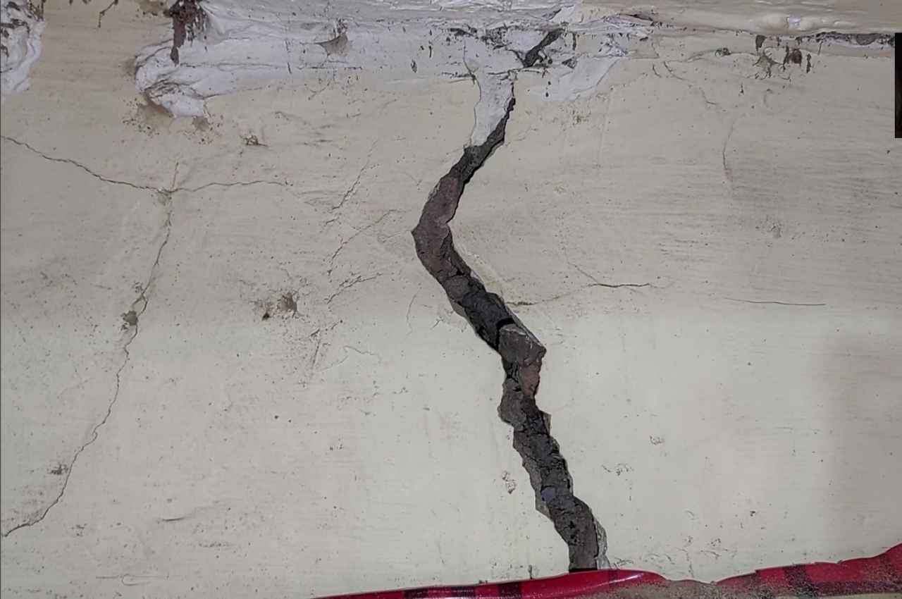 जोशीमठ के बाद अब यूपी के इस शहर में पड़ी घरों में दरारें, जानें क्या है पूरा माजरा