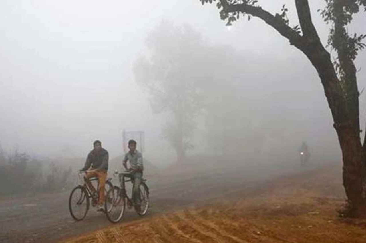 Weather Update: दिल्ली में शीतलहर, यूपी में रहेगा कोल्ड डे, यहां जानें देशभर के मौसम का बड़ा अपडेट