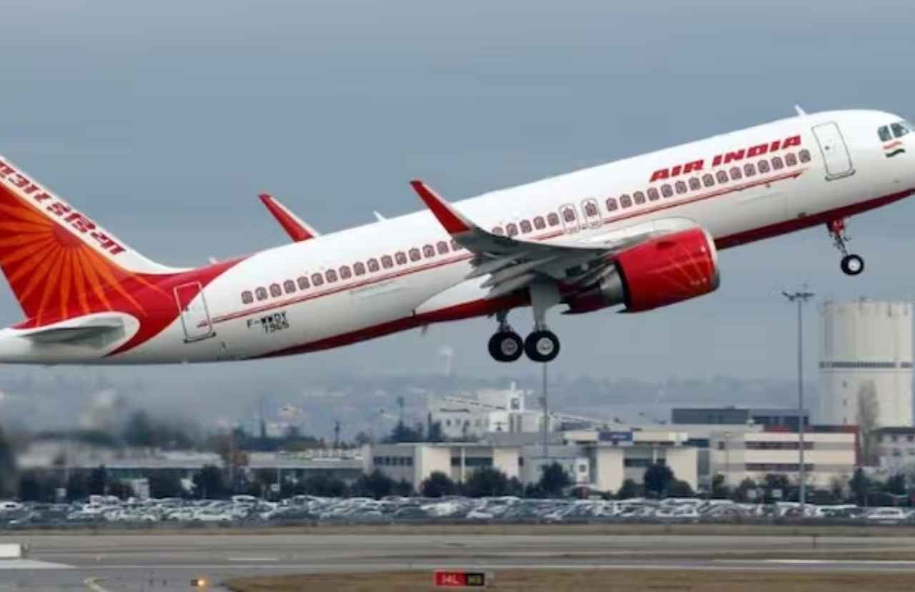 पेशाब कांड: एयर इंडिया पर एक्शन, DGCA ने 30 लाख रुपये का लगाया जुर्माना