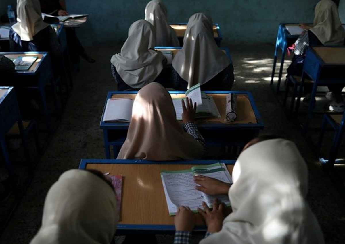 Afghanistan Girls Education Ban: अफगान में एक और तालिबानी फरमान, छात्राओं के यूनिवर्सिटी एंट्रेंस टेस्ट देने पर बैन