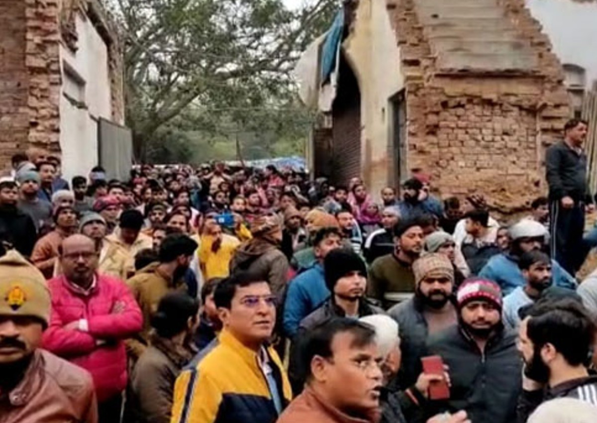 Agra houses collapse