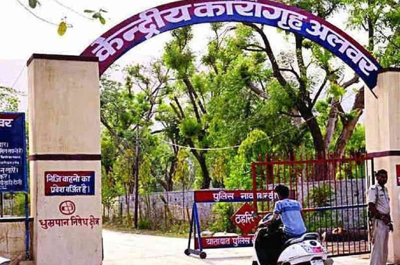 Alwar News, Prison Absonded from hospital