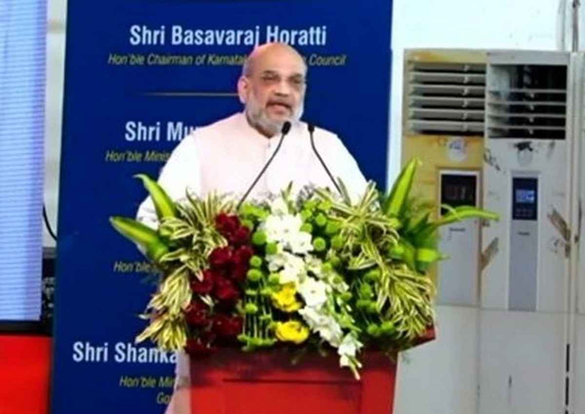 Amit Shah: कर्नाटक के हुबली में केंद्रीय गृह मंत्री का छात्रों को गुरुमंत्र- नया सोचो, बहादुर बनो, आगे बढ़ो