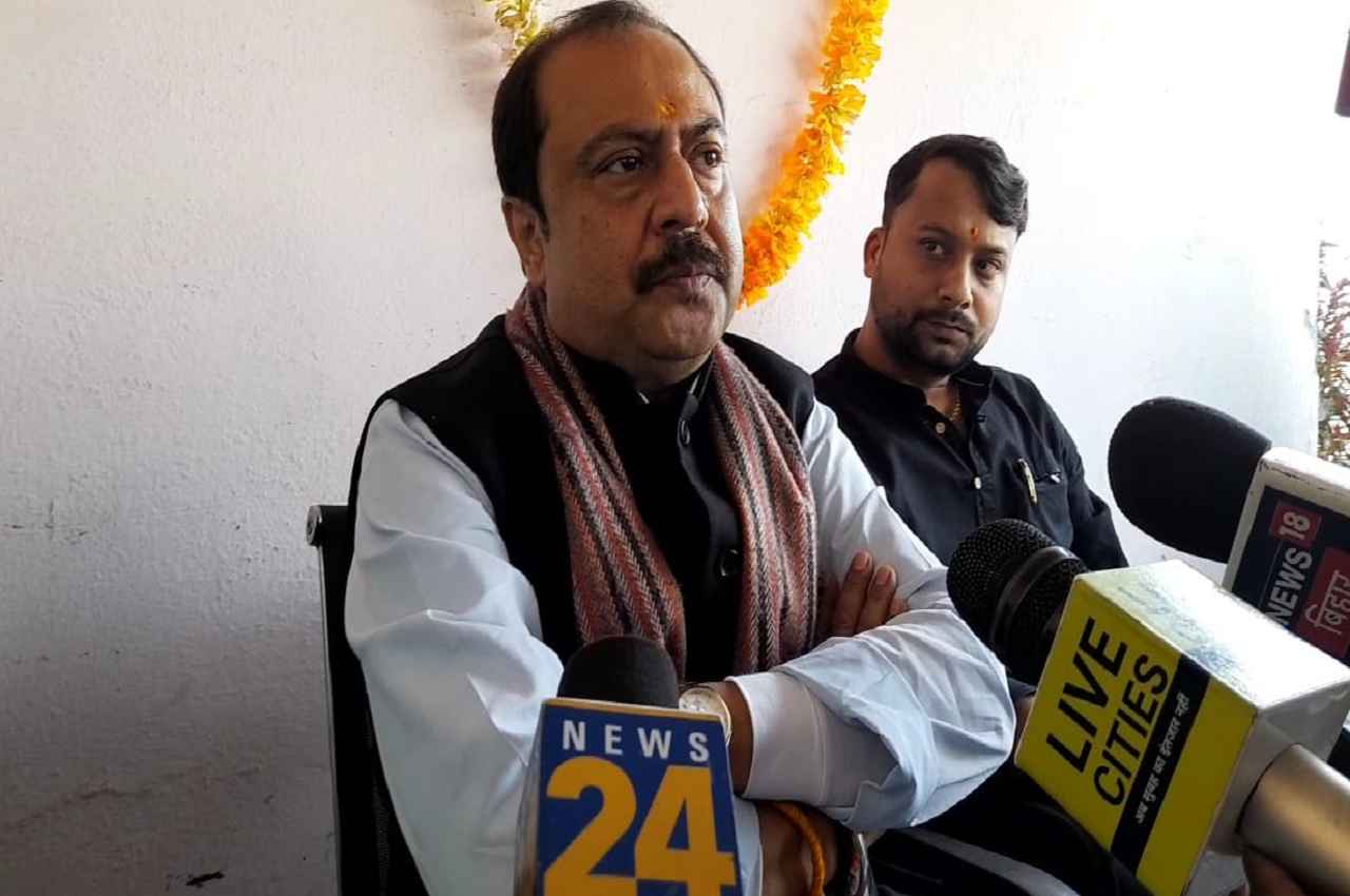 Bihar Hindi News: राज्यसभा सांसद विवेक ठाकुर ने महागठबंधन पर साधा निशाना, कहा- नीतीश कुमार डरे हुए मुख्यमंत्री