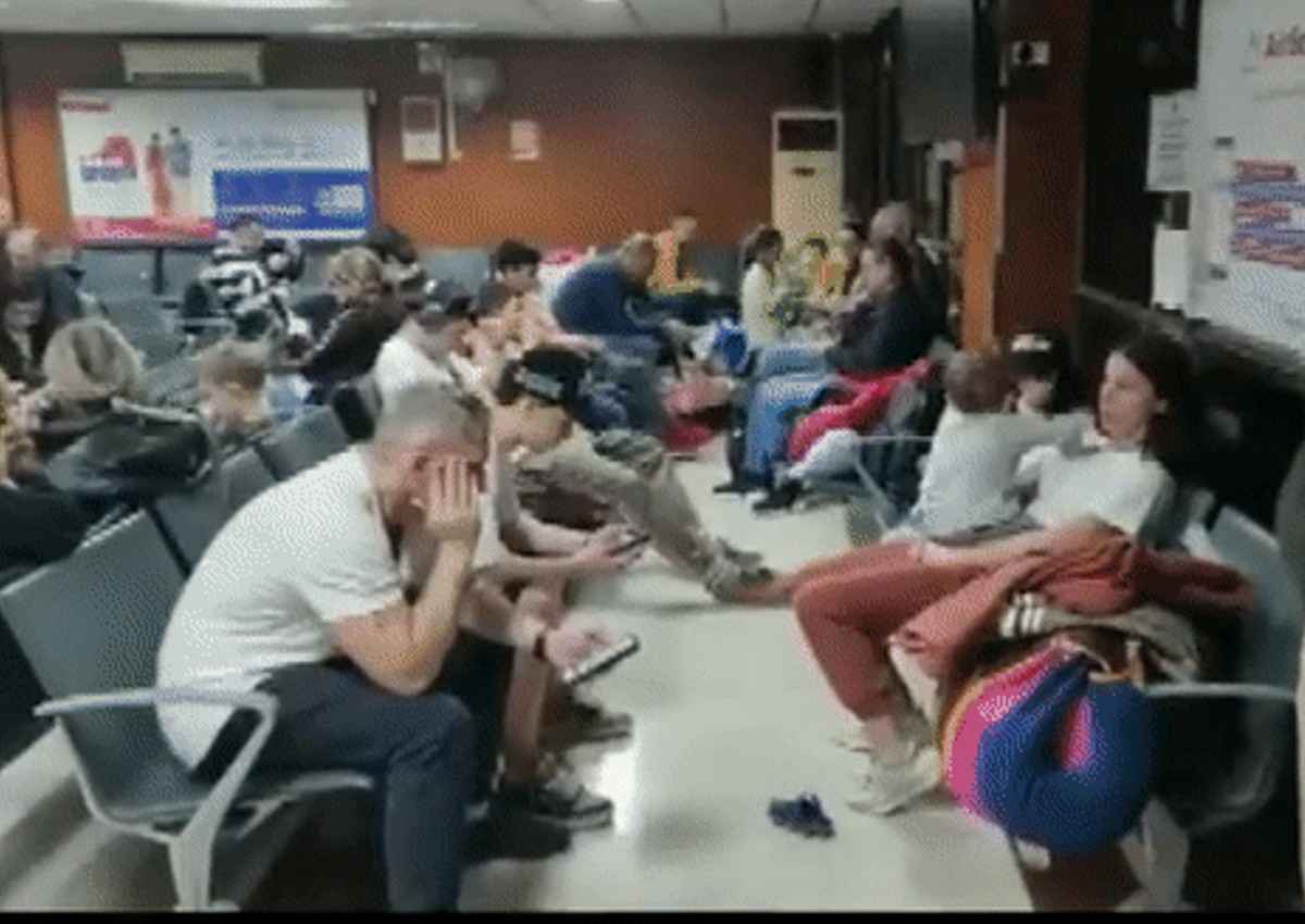 Bomb Threat: मॉस्को-गोवा चार्टर्ड फ्लाइट में बम की सूचना निकली अफवाह, जामनगर एयरपोर्ट के डायरेक्टर बोले- कुछ नहीं मिला