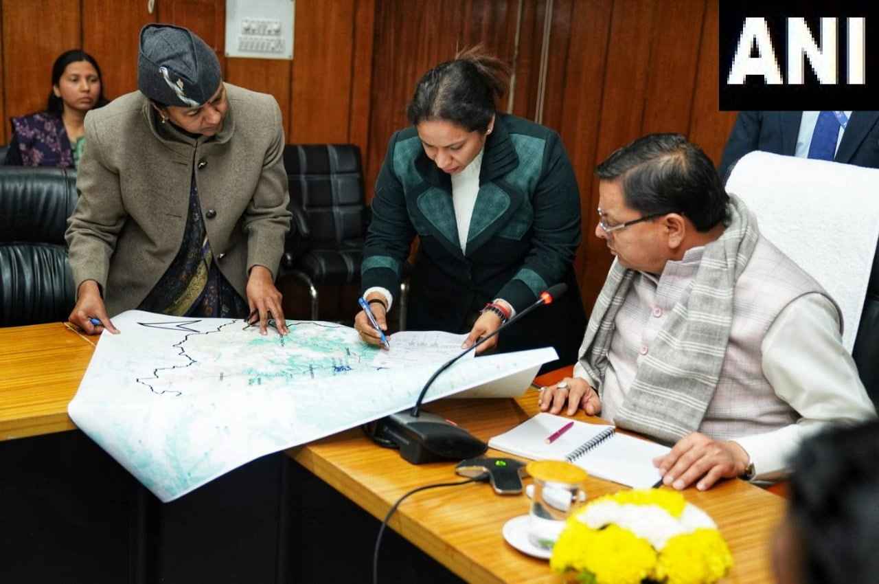 डूबता जोशीमठः देहरादून में हाईलेवल मीटिंग, CM धामी बोले- डेंजर जोन को तुरंत खाली कराएं अधिकारी