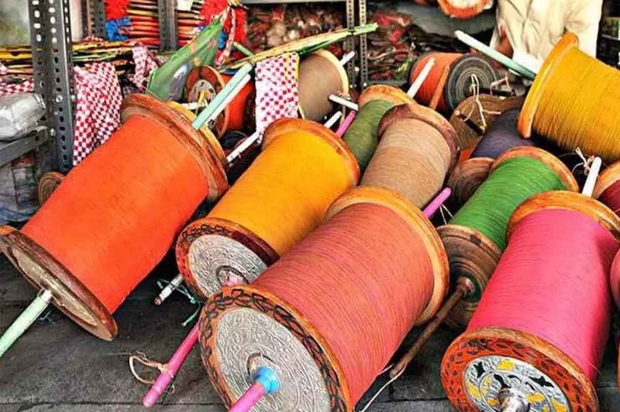 Chinese Manjha: मेरठ में प्रतिबंधित चाइनीज मांजे से कटे 7 लोगों के गले, टांके लगाकर बचाई जान
