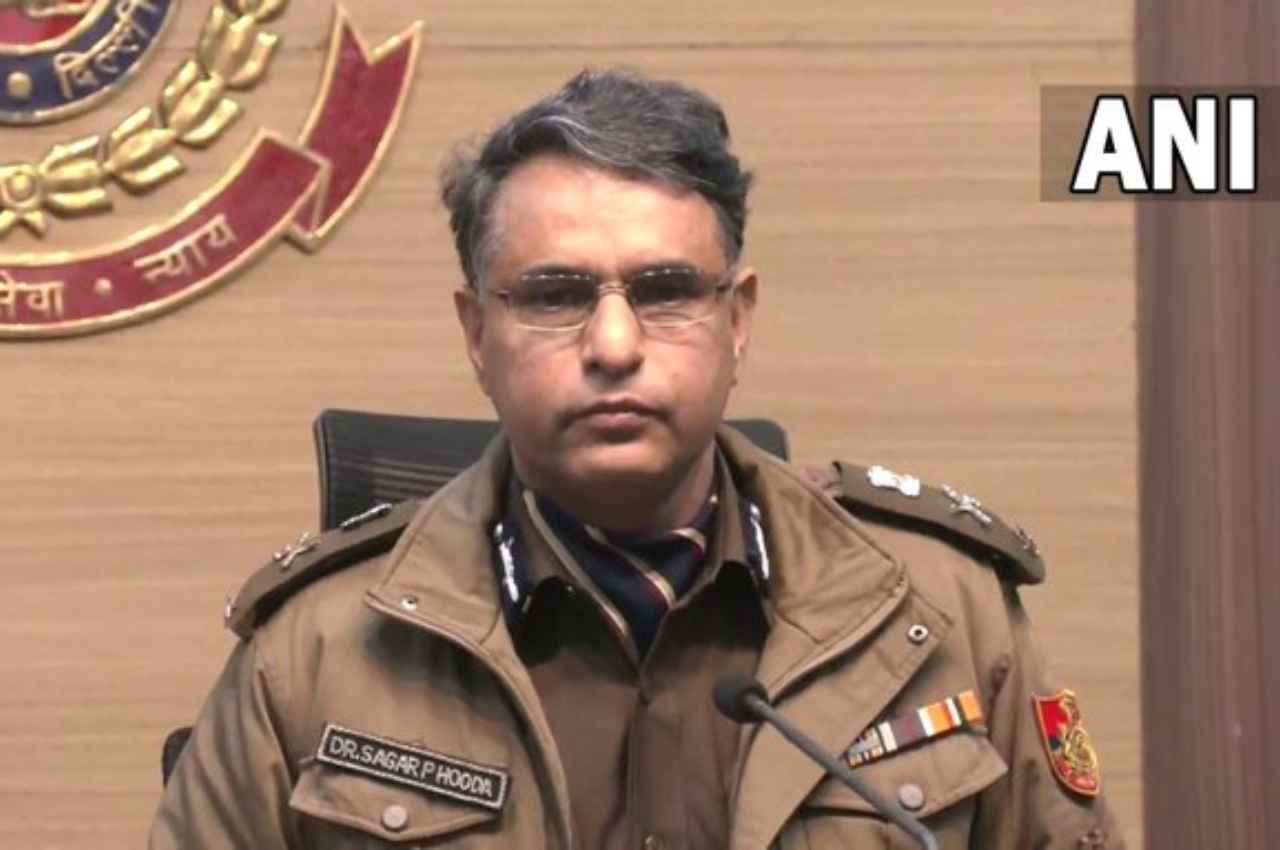 Sultanpuri accident: दो आरोपी अभी भी फरार, दीपक नहीं अमित चला रहा था कार, दिल्ली पुलिस ने किए बड़े खुलासे