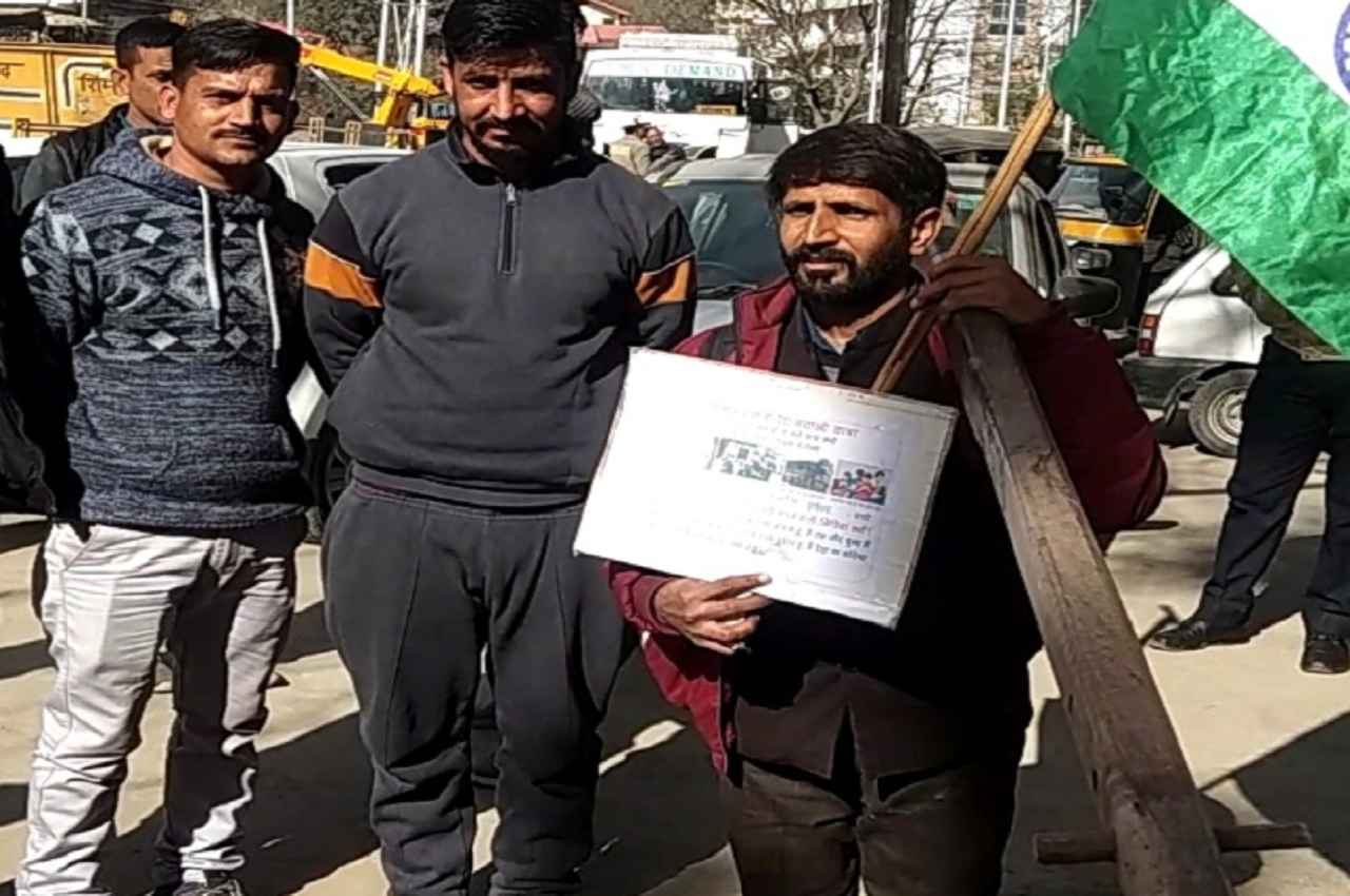 Himachal News : पैदल ही PM से मिलने निकला सोलन का ये किसान, जाने पूरी खबर