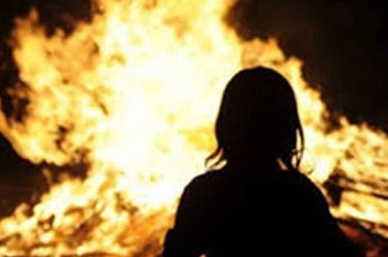 Hajipur: डांस करने से किया इंकार तो हैवानों ने 10 साल की मासूम को पेट्रोल छिड़क लगा दी आग