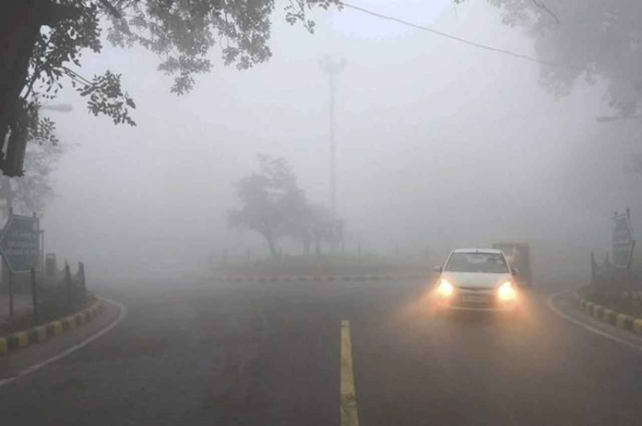 Weather Update: सावधान! UP में 'घने से बहुत घना' कोहरा छाने की चेतावनी, घरों से संभलकर निकलें