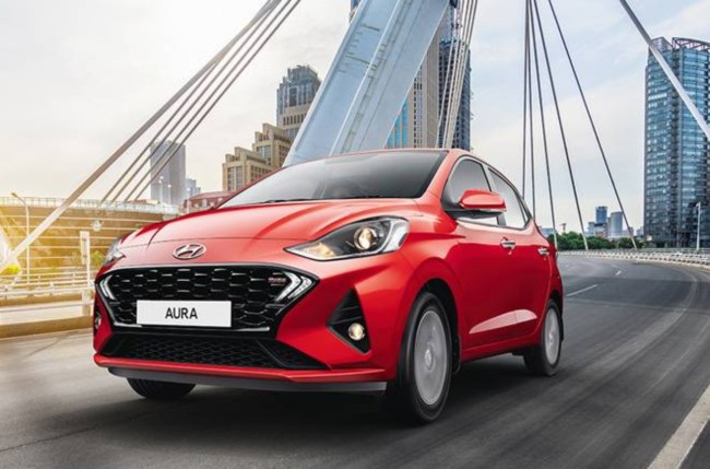 Hyundai AURA price, Hyundai AURA mileage, cng cars, cars under 7 lakhs