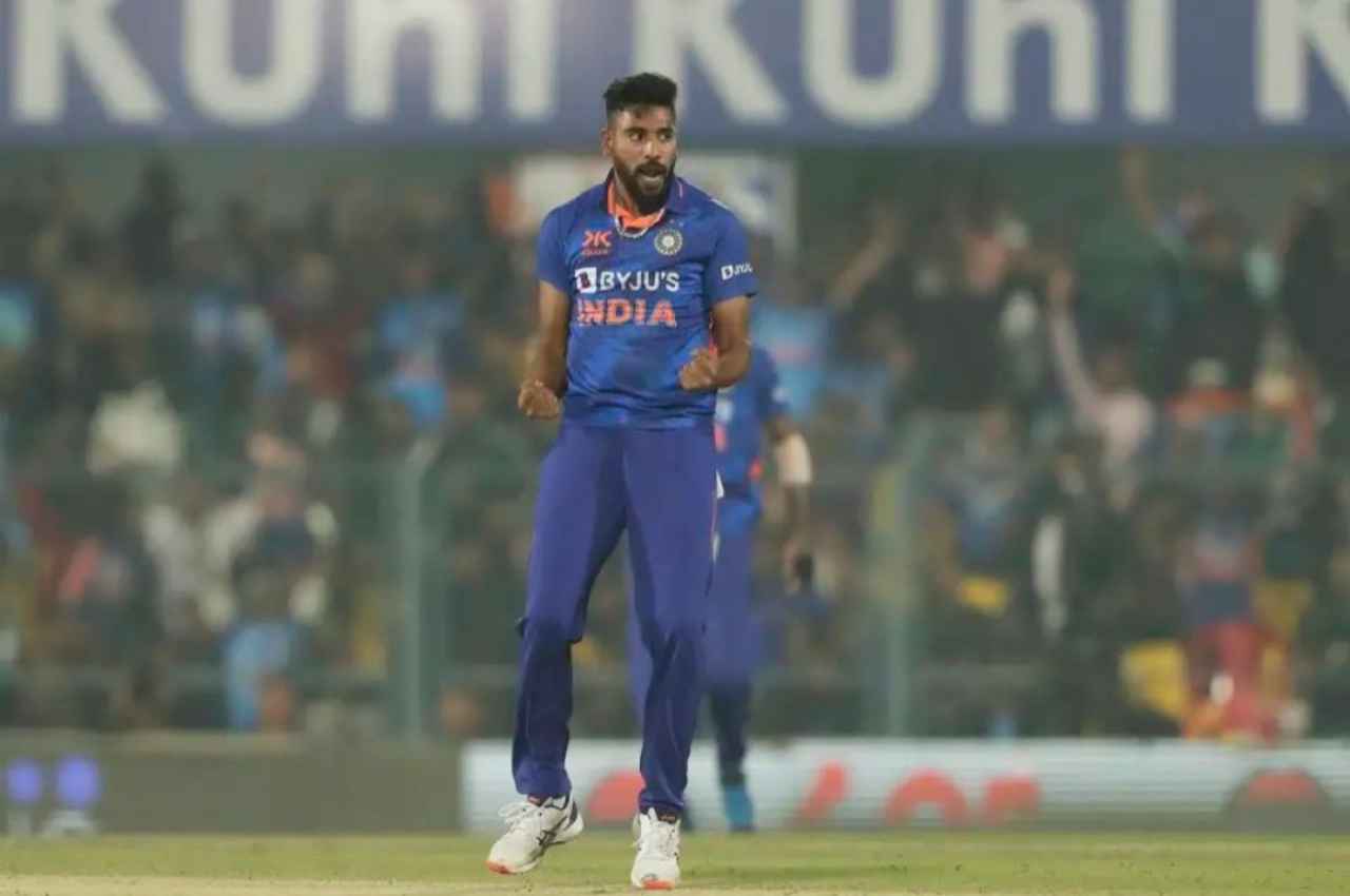 ICC Rankings: वनडे क्रिकेट के बादशाह बने Mohammed Siraj, इन दिग्गजों को पछाड़ बन गए नंबर 1 गेंदबाज