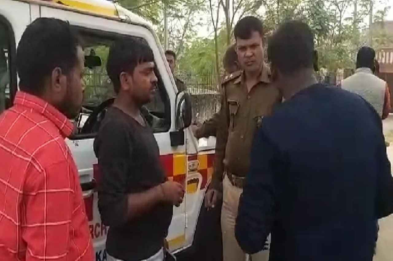 Dhanbad News: दिनदहाड़े कोयला कारोबारी की हत्या, हाथ से लिखी पर्ची सोशल मीडिया पर वायरल, जानें...