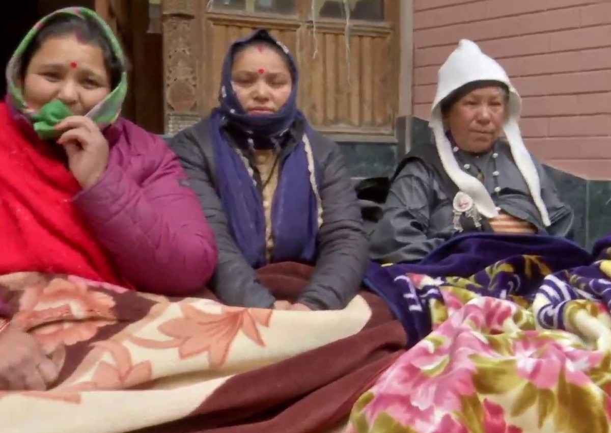 Joshimath Sinking: जोशीमठ में होटलों के तोड़े जाने से पहले विरोध प्रदर्शन, प्रभावितों ने की ये मांग