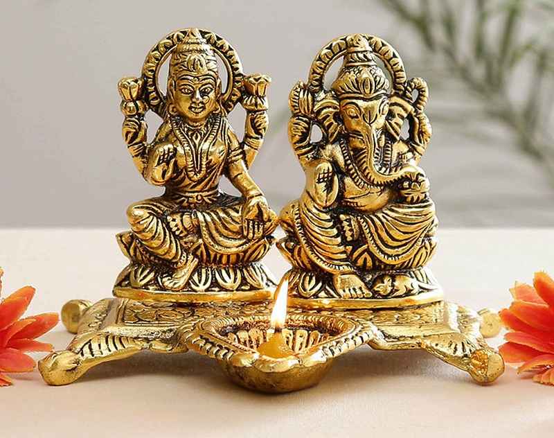 Ganesh Ji Ke Upay: गणेशजी के ये 3 मंत्र बदलेंगे आपकी ग्रहदशा, हर जगह मिलेगी कामयाबी
