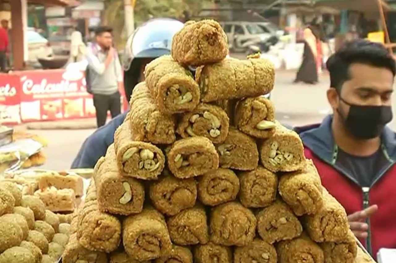 Meerut Ki Gajak: अजी.... मुरैना नहीं, मेरठ की है 'असली गुड़ की गजक', जानें 150 साल पुरानी कहानी
