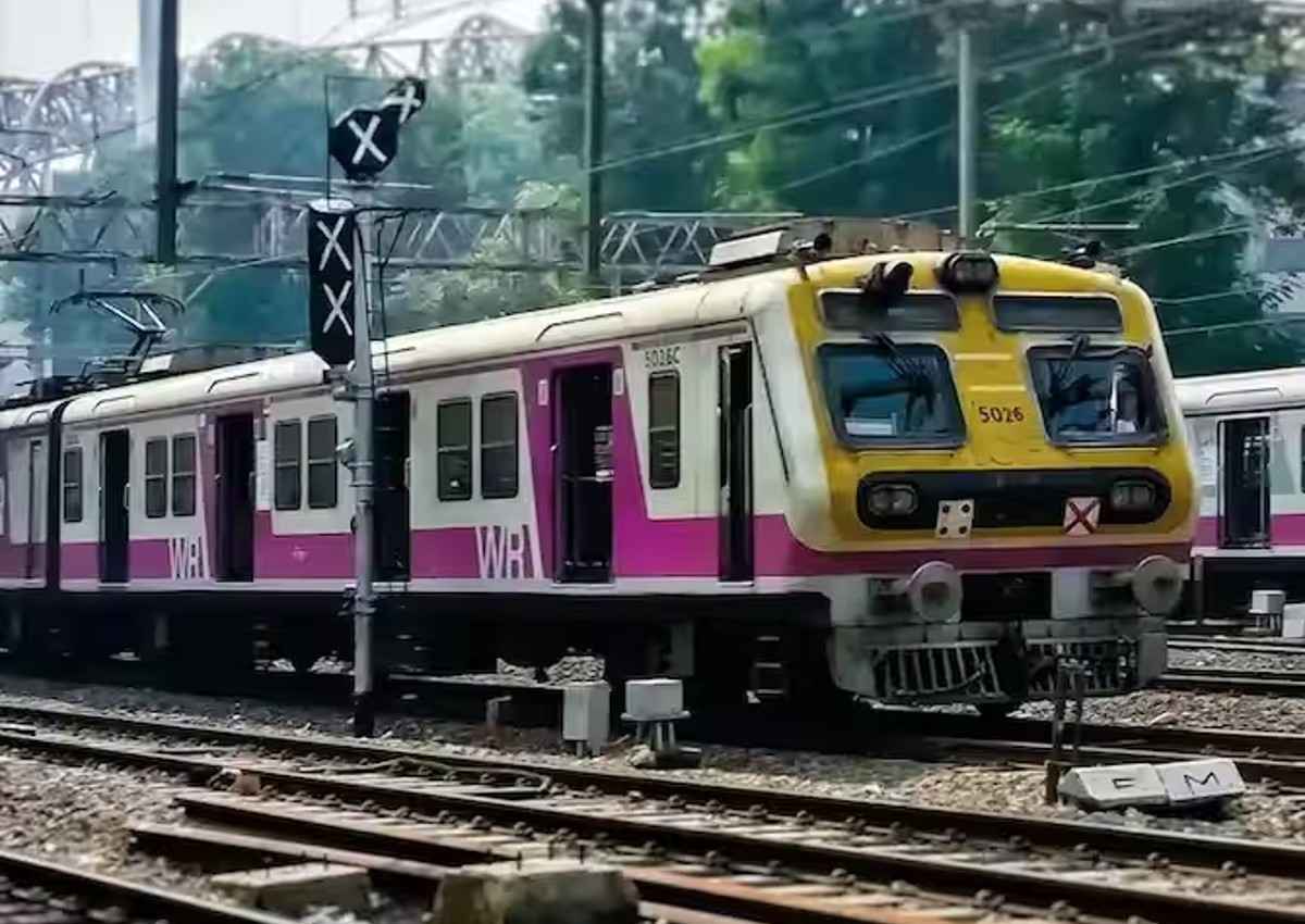 Local Train Update: बाढ़ के कारण ट्रेनें रद्द, कुछ डायवर्ट की गईं