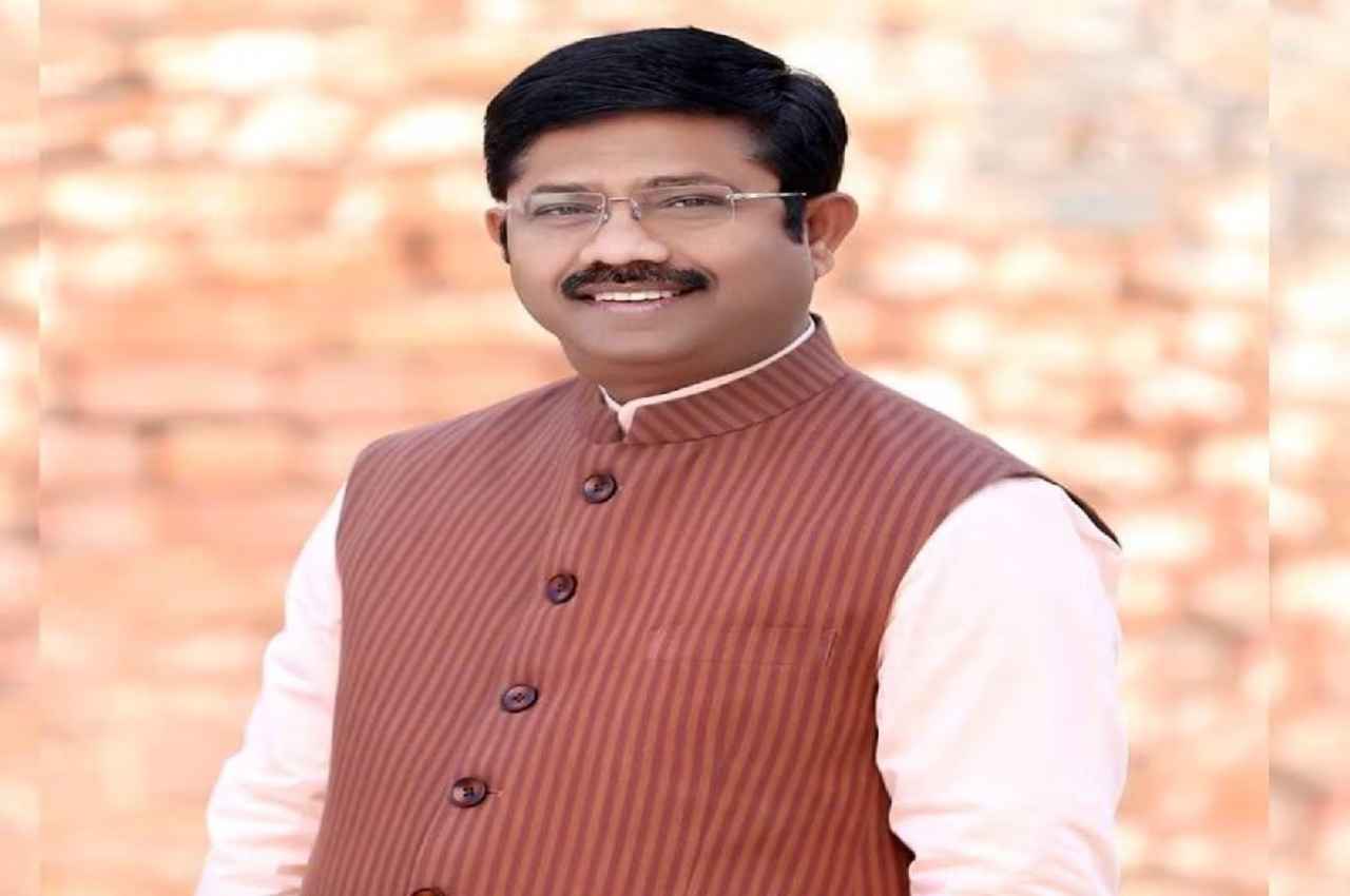 Nand Gopal Nandi: योगी के कैबिनेट मंत्री को एक साल की सजा और जुर्माना, ये है पूरा मामला