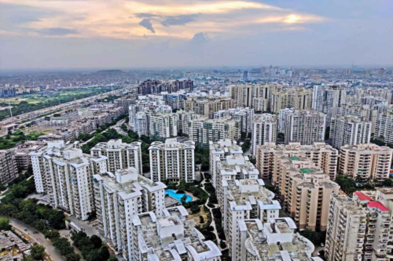 Noida में घर खरीदने वालों के लिए खुशखबरी; प्राधिकरण बेच रहा है 338 फ्लैट, 31 जनवरी तक करें आवेदन
