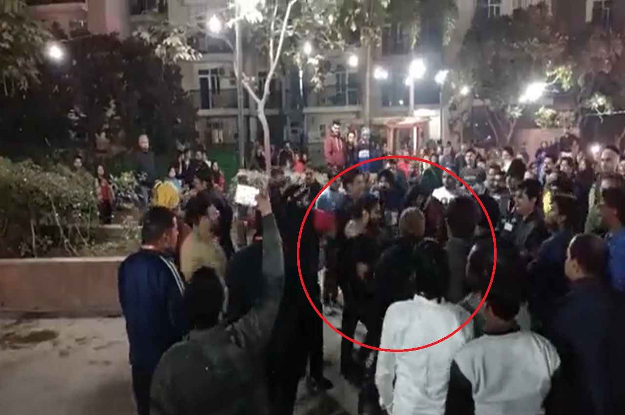 Noida News: गौर सिटी में न्यू ईयर ईव पार्टी में मारपीट-हंगामा, वजह कर देगी शर्मसार, सामने आया Video